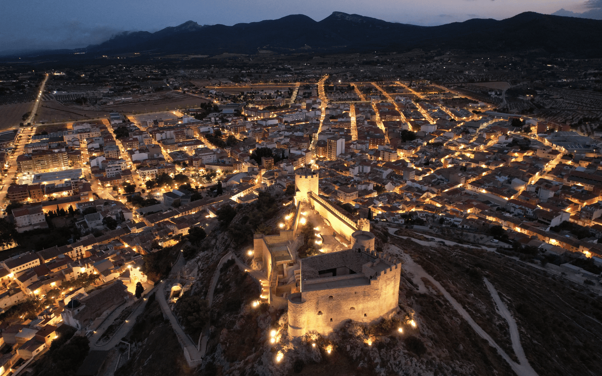 Castillo de Castalla al atardecer