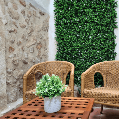 Patio interior para relajarse en Casa Rural Castalla