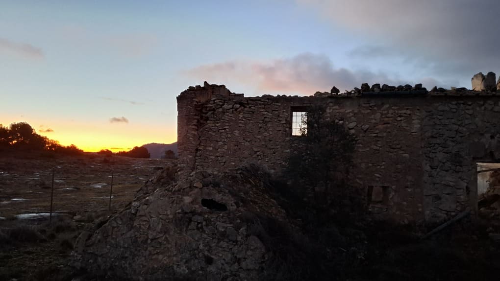 Vista de las Casas de Planisses al amanecer