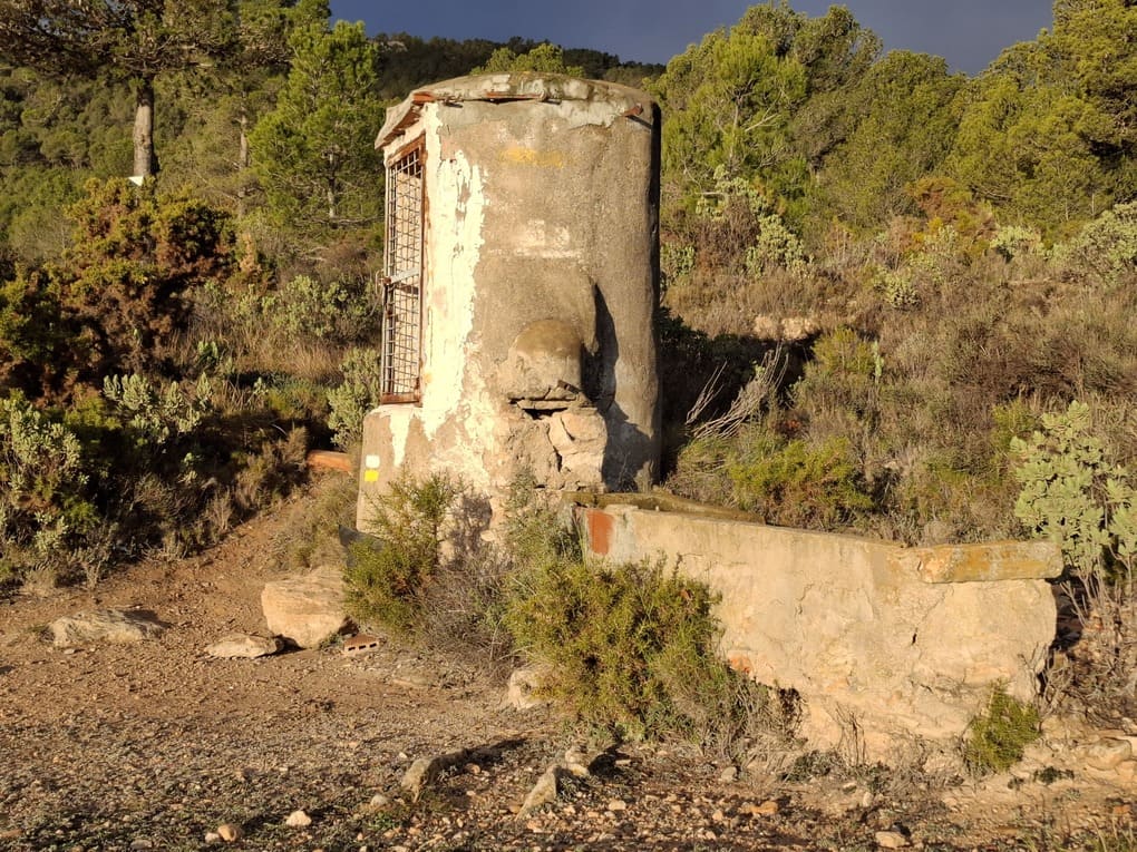 Muros de piedra de las Casas de Planisses en Xorret de Catí